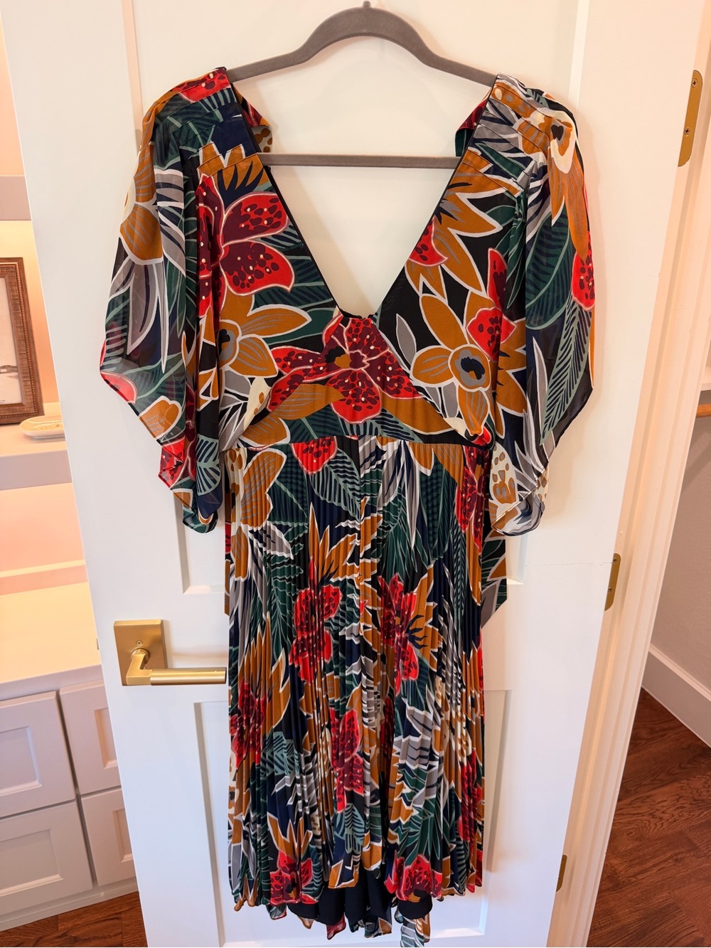 Club Monaco Floral V-Neck Pleated Midi Dress in Black, Mustard & Red